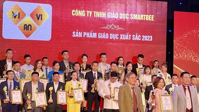 Vinh danh Sản phẩm Giáo dục Xuất sắc 2023 - SmartBee & Vivian